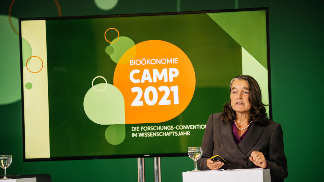 Vortragsszene auf dem Bioökonomie-Camp 2021