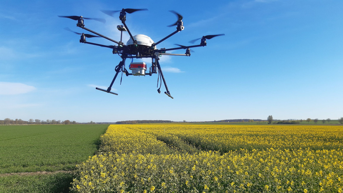 Drohnen könnten im Pflanzenschutz unterstützen, Pflanzenschutzmittel zielgerichtet auszubringen.