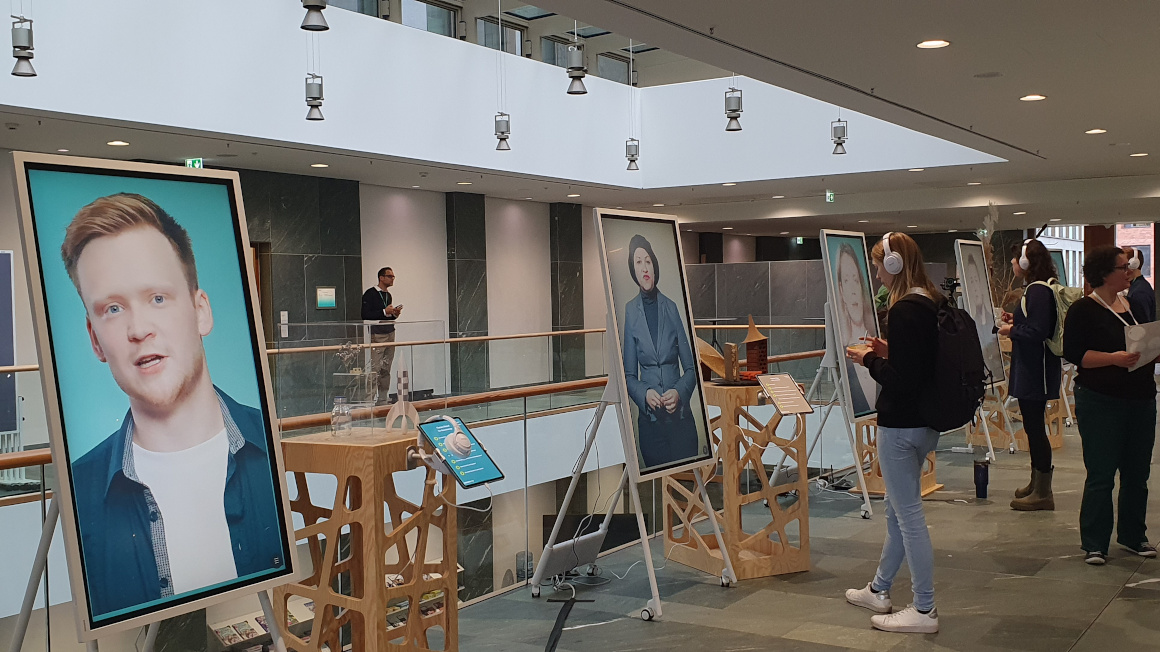 Zukunftsperspektive Bioökonomie - Multimedia-Ausstellung im Foyer des BMBF