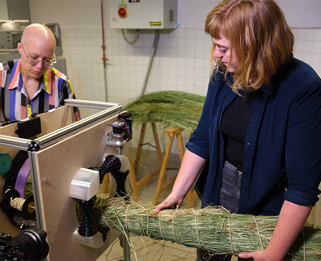 Charlett Wenig Coiling Maschine Werkstatt TU-Berlin