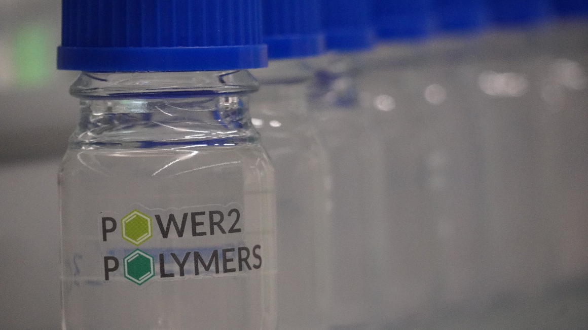 Im Projekt "Power2Polymers" werden nachhaltige Chemikalien gewonnen.