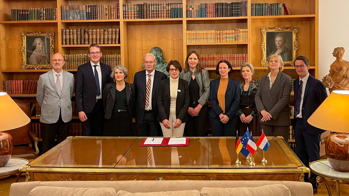 Unterzeichnung Allianz Agrarrobotik.