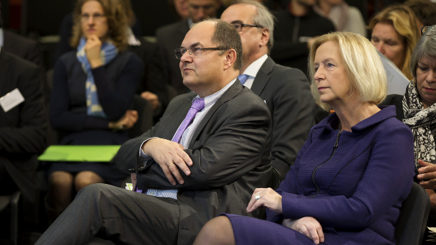 Bundesminister Christian Schmidt (BMEL) und Johanna Wanka (BMBF) im Auditorium
