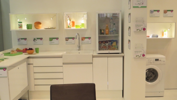 36 Quadratmeter mit innovativen, biobasierten Produkten für Wohnzimmer, Küche und Bad hat der Bioökonomierat auf der Grünen Woche 2015 ausgestellt.
