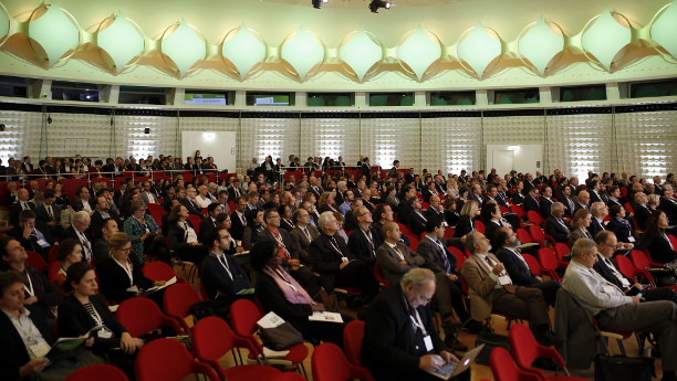 Rund 700 Gäste aus 82 Nationen nahmen am ersten Weltgipfel der Bioökonomie in Berlin teil. 