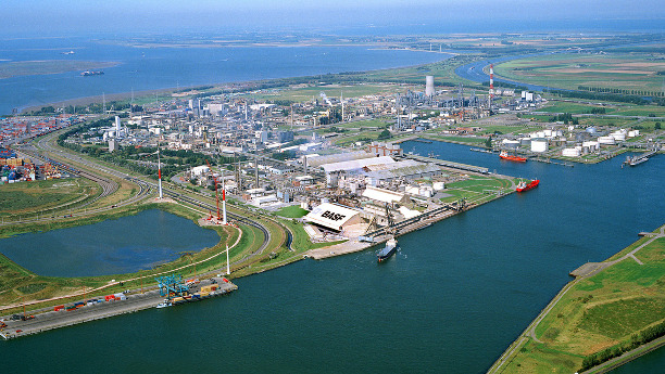 Am zweitgrößten Standort von BASF in Antwerpen (Belgien) soll die neue FDCA-Produktionsanlage entstehen. Hier soll ein biobasierter Baustein für die Kunststoffchemie erzeugt werden.