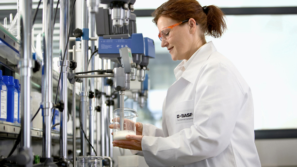 BASF setzt die Axt an: Das Unternehmen will seine Aktivitäten in der Pflanzenbiotechnologie deutlich stutzen.
