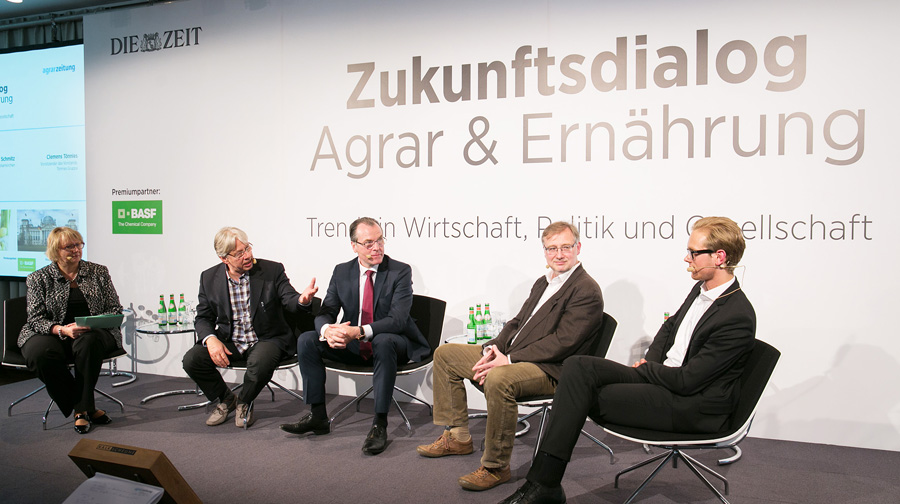 Aktuelle Perspektiven und Herausforderungen in der Landwirtschaft standen im Mittelpunkt des "Zukunftsdialogs Agrar & Ernährung", den DIE ZEIT am am 19. Mai in Berlin veranstaltete.