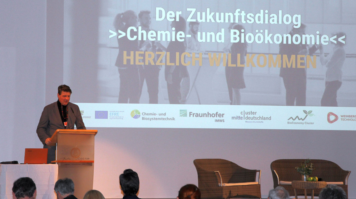 Beim Zukunftsdialog in Quedlinburg tauschten sich Industrie, Forschung und Politik über neue Möglichkeiten der Chemie- und Biosystemtechnik aus.