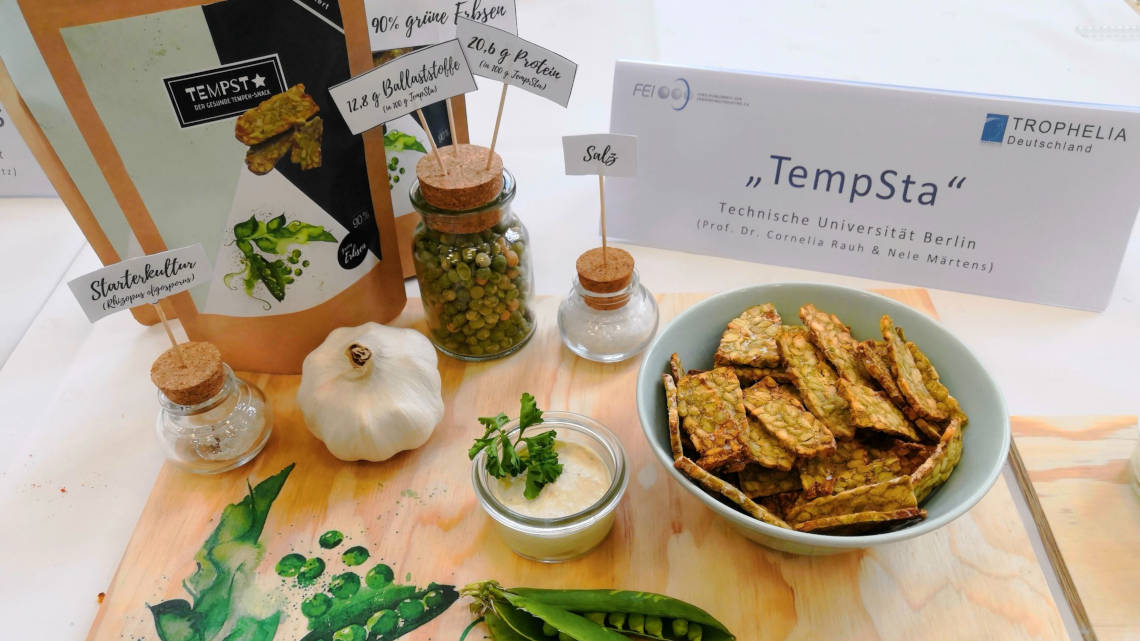 Proteinreich, knusprig-lecker und zu 90 Prozent aus regional angebauten Erbsen: Das ist der Tempeh-Kräcker „TempSta“.