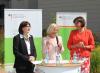 Das Wasser, das zur Vorstellung der Politikstrategie Bioökonomie gereicht wurde, kommt aus biobasierten Flaschen. Lang, Wanka, Eigner, Vorstellung Politikstrategie Bioökonomie