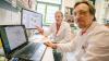 Haben einen enzymatischen Schritt der biologischen Wasserstoffproduktion aufgedeckt: Thomas Happe und Martin Winkler von der Uni Bochum. Haben einen enzymatischen Schritt der biologischen Wasserstoffproduktion aufgedeckt: Thomas Happe und Martin Winkler von der Uni Bochum.